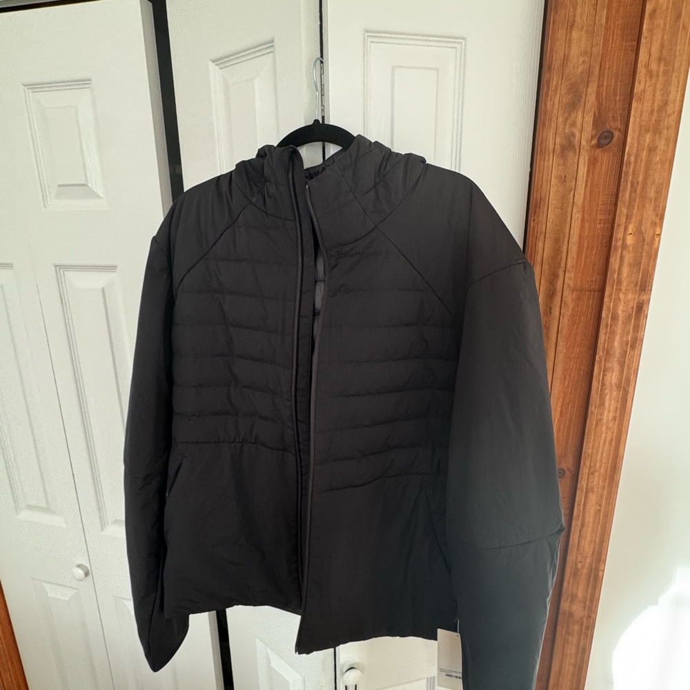 Lululemon Men's Black Puffer Jacket